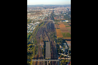 Rangierbahnhof im Ortsteil Rheinau in Mannheim im Bundesland Baden-Württemberg, Deutschland