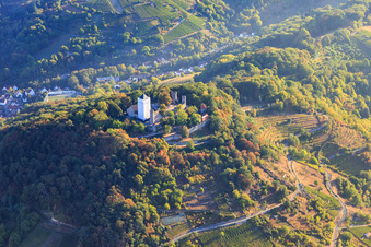 Starkenburg mit eingerüstetem Bergfried aus Süden in Heppenheim im Bundesland Hessen, Deutschland