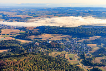 Luftbild von Ortsansicht mit Schloß Lichtenberg aus Süden im Ortsteil Niedernhausen in Fischbachtal im Bundesland Hessen, Deutschland