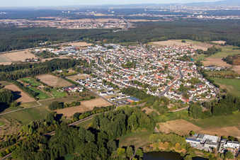 Schrägluftbild von Seligenstadt im Bundesland Hessen, Deutschland