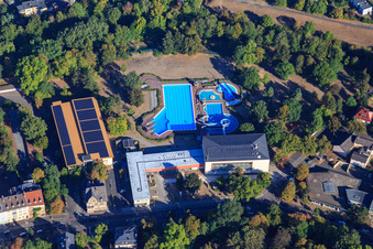 Heinrich-Fischer-Bad - Hallen- und Freibad im Ortsteil Hanau-Altstadt im Bundesland Hessen, Deutschland