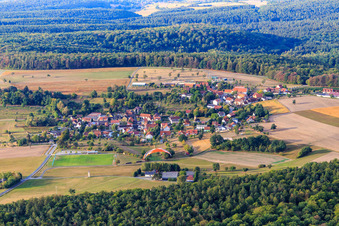 Dorfübersicht aus Norden im Ortsteil Fatschenbrunn in Oberaurach im Bundesland Bayern, Deutschland