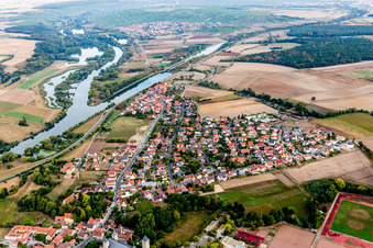 Ortschaft an den Fluss- Uferbereichen des Main in Gerlachshausen in Schwarzach am Main im Bundesland Bayern, Deutschland
