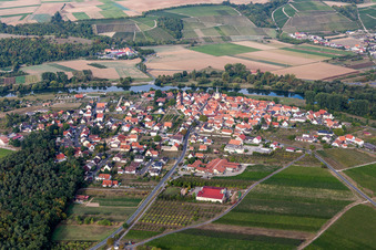 Fahr von Osten in Volkach im Bundesland Bayern, Deutschland