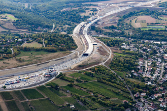 Baustelle zum Neubau der Streckenführung des Katzenbergtunnel im Verlauf des Autobahn- Tunnelbauwerk der BAB A3 im Ortsteil Heidingsfeld in Würzburg im Bundesland Bayern, Deutschland