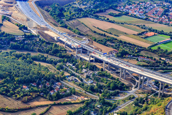 Luftbild von Baustelle an der A3 auf der Talbrücke Heidingsfeld in Würzburg im Bundesland Bayern, Deutschland