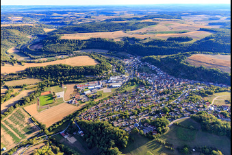 Luftbild von Dorfansicht im Seckachtal aus Norden in Roigheim im Bundesland Baden-Württemberg, Deutschland