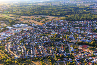Ortsübersicht aus Südosten in Östringen im Bundesland Baden-Württemberg, Deutschland