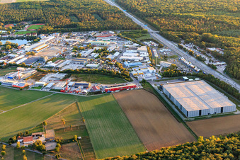 Industriegebiet an der A5 mit RONAL Performance GmbH in Forst im Bundesland Baden-Württemberg, Deutschland