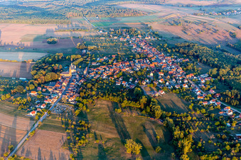 Drohnenaufname von Wœrth im Bundesland Bas-Rhin, Frankreich