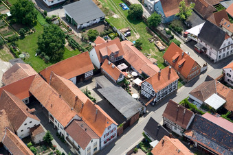 Hauptstraße x Grasweg in Winden im Bundesland Rheinland-Pfalz, Deutschland