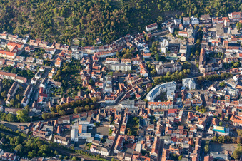 Neustadt an der Weinstraße im Bundesland Rheinland-Pfalz, Deutschland von der Drohne aus gesehen