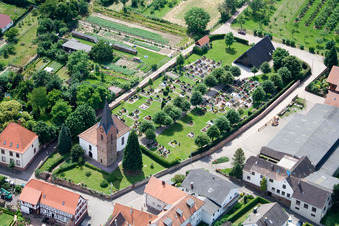 Friedhof Winden im Bundesland Rheinland-Pfalz, Deutschland