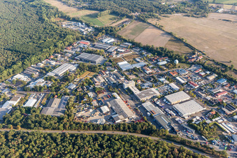 Industriegebiet Im Altenschemel im Ortsteil Speyerdorf in Neustadt an der Weinstraße im Bundesland Rheinland-Pfalz, Deutschland