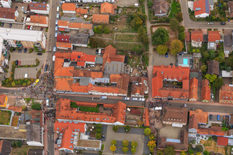 Demo "Frauenbündnis Kandel" vs. "AntiFa/Wir sind Kandel/Omas gegen rechts" im Bundesland Rheinland-Pfalz, Deutschland vom Flugzeug aus
