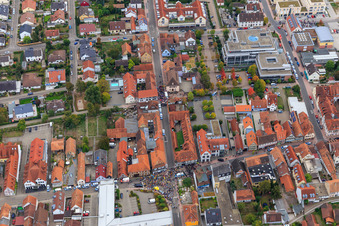 Demo "Frauenbündnis Kandel" vs. "AntiFa/Wir sind Kandel/Omas gegen rechts" im Bundesland Rheinland-Pfalz, Deutschland vom Flugzeug aus
