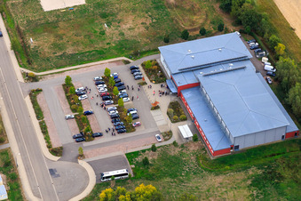 Bienwaldhalle in Kandel im Bundesland Rheinland-Pfalz, Deutschland von oben