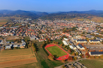 Sportplatz an der ehemaligen Mackensen-Kaserne in Bad Bergzabern im Bundesland Rheinland-Pfalz, Deutschland
