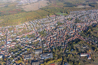 Schrägluftbild von Östringen im Bundesland Baden-Württemberg, Deutschland