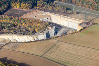 Luftaufnahme von Buchen, Hohenlohe-Bauland GmbH SHB Schotterwerke im Ortsteil Eberstadt im Bundesland Baden-Württemberg, Deutschland
