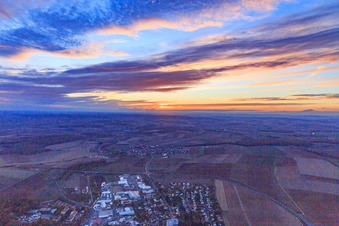 Sonnenuntergang im Ortsteil Zeuzleben in Werneck im Bundesland Bayern, Deutschland