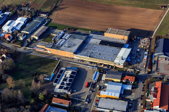 Weinkellerei ZGM Zimmermann-Graeff & Müller GmbH & Co. und HORNBACH compact Bad Bergzabern im Ortsteil Pleisweiler im Bundesland Rheinland-Pfalz, Deutschland