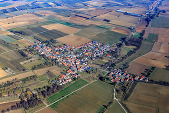 Dorfansicht im Winter aus Südwesten in Steinfeld im Bundesland Rheinland-Pfalz, Deutschland