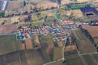 Dorfansicht im Winter aus Süden in Hergersweiler im Bundesland Rheinland-Pfalz, Deutschland