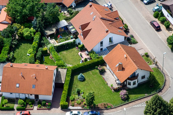 Drohnenaufname von Klingbachstr in Steinweiler im Bundesland Rheinland-Pfalz, Deutschland