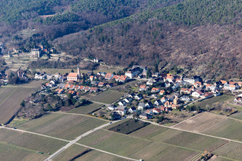 Friedhof im Ortsteil Haardt in Neustadt an der Weinstraße im Bundesland Rheinland-Pfalz, Deutschland