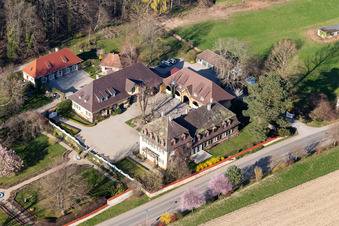 Gebäude des Einrichtungshaus - Möbelmarkt Bo-Gart Messe für Landhausstil und Gartenkultur in Bollschweil im Bundesland Baden-Württemberg, Deutschland