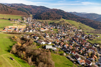 Ortsansicht mit Saalenburghalle in Sölden im Bundesland Baden-Württemberg, Deutschland