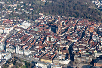 Luftaufnahme von Münster im Ortsteil Altstadt in Freiburg im Breisgau im Bundesland Baden-Württemberg, Deutschland