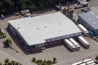 Schrägluftbild von Industriegebiet Am Gäswald Spedition Iberia in Herxheim bei Landau im Bundesland Rheinland-Pfalz, Deutschland