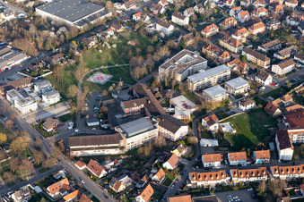 Klinikgelände des Krankenhauses Helios Rosmann Klinik in Breisach am Rhein im Bundesland Baden-Württemberg, Deutschland