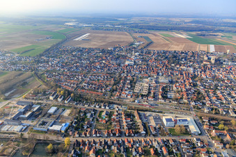 Kandel aus Süden im Bundesland Rheinland-Pfalz, Deutschland