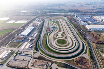 LKW-Teststrecke des Daimler LKW-Werks im Industriegebiet Wörth-Oberwald in Wörth am Rhein im Bundesland Rheinland-Pfalz, Deutschland