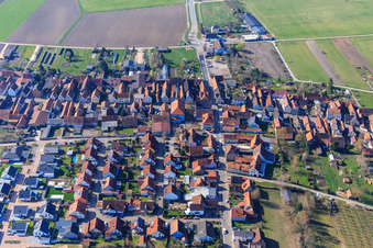 Haynaer Straße und Kandeler Straße in Erlenbach bei Kandel im Bundesland Rheinland-Pfalz, Deutschland