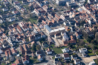Wohn-und Geschäftshaus in Geschichts- Denkmal der ehemaligen Druckerei Juist in Kandel im Bundesland Rheinland-Pfalz, Deutschland