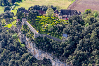 Schloßparkanlage von Schloß Marqueyssac über der Dordogne in Vezac in Nouvelle-Aquitaine in Vézac, Frankreich