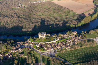 Montfort in Vitrac im Bundesland Dordogne, Frankreich aus der Vogelperspektive