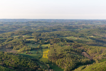 Luftbild von Castelnaud-la-Chapelle im Bundesland Dordogne, Frankreich