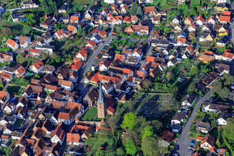 Friedhof Dörrenbach an der  St. Martin Simultankirche im Bundesland Rheinland-Pfalz, Deutschland