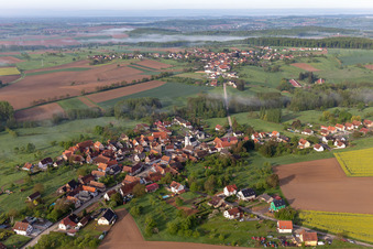 Schrägluftbild von Keffenach im Bundesland Bas-Rhin, Frankreich