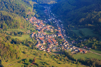 Eußerthal von Süden im Bundesland Rheinland-Pfalz, Deutschland