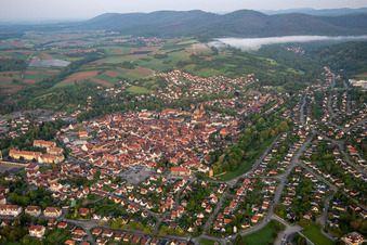 Luftaufnahme von Wissembourg im Bundesland Bas-Rhin, Frankreich