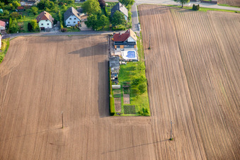 Salmbach im Bundesland Bas-Rhin, Frankreich von einer Drohne aus