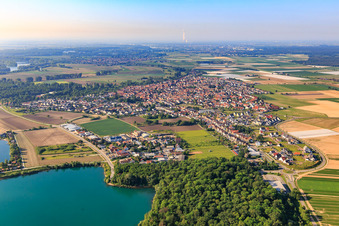 Waldsee von Norden im Bundesland Rheinland-Pfalz, Deutschland