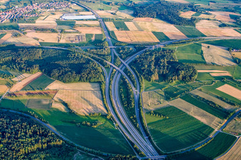 Kreuz Hegau der A98 und A81 im Ortsteil Beuren an der Aach in Singen im Bundesland Baden-Württemberg, Deutschland