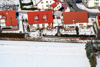 Hasenfang im Schnee in Freckenfeld im Bundesland Rheinland-Pfalz, Deutschland